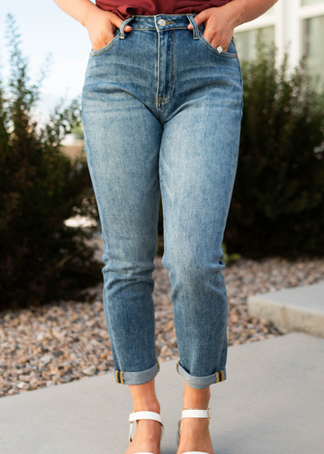Wynn Medium Girlfriend Jeans
