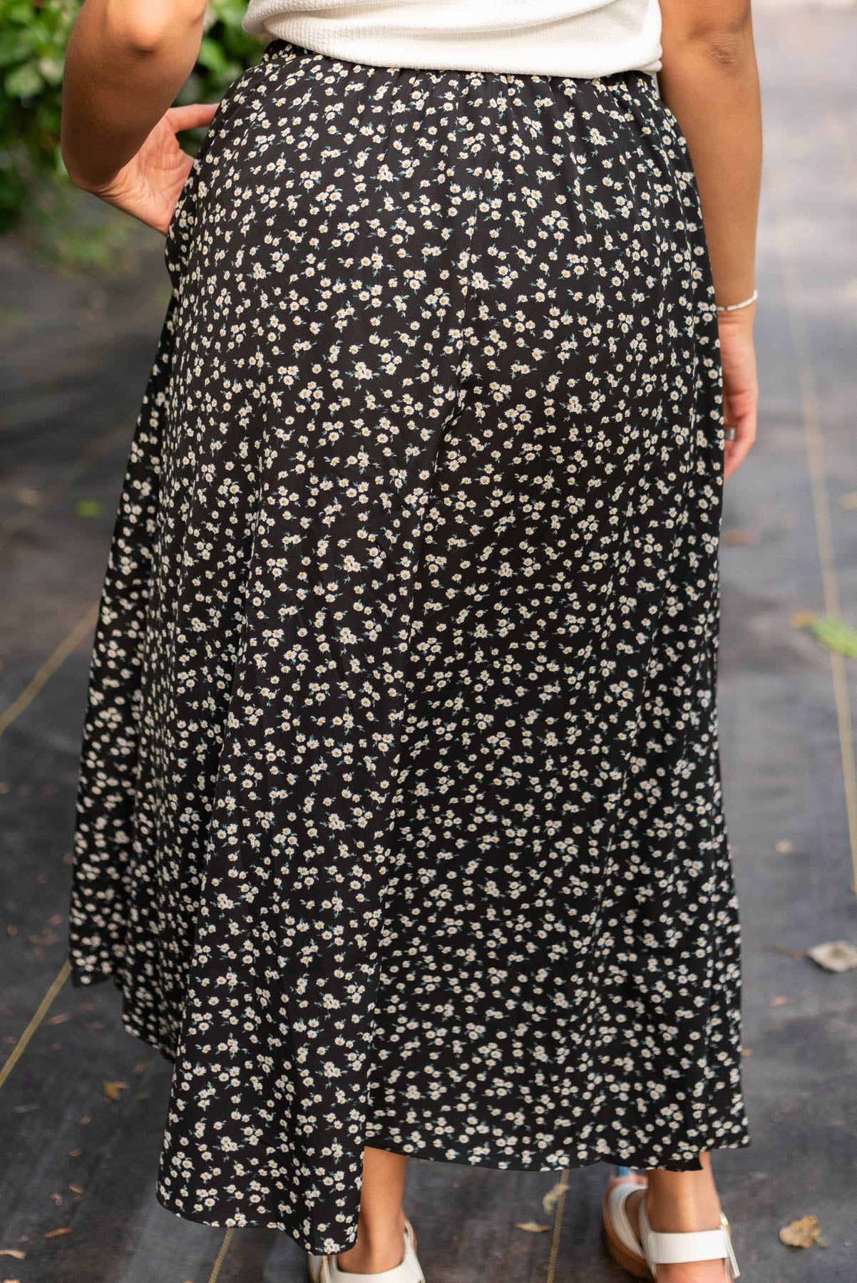 Annalee Black Daisy Skirt