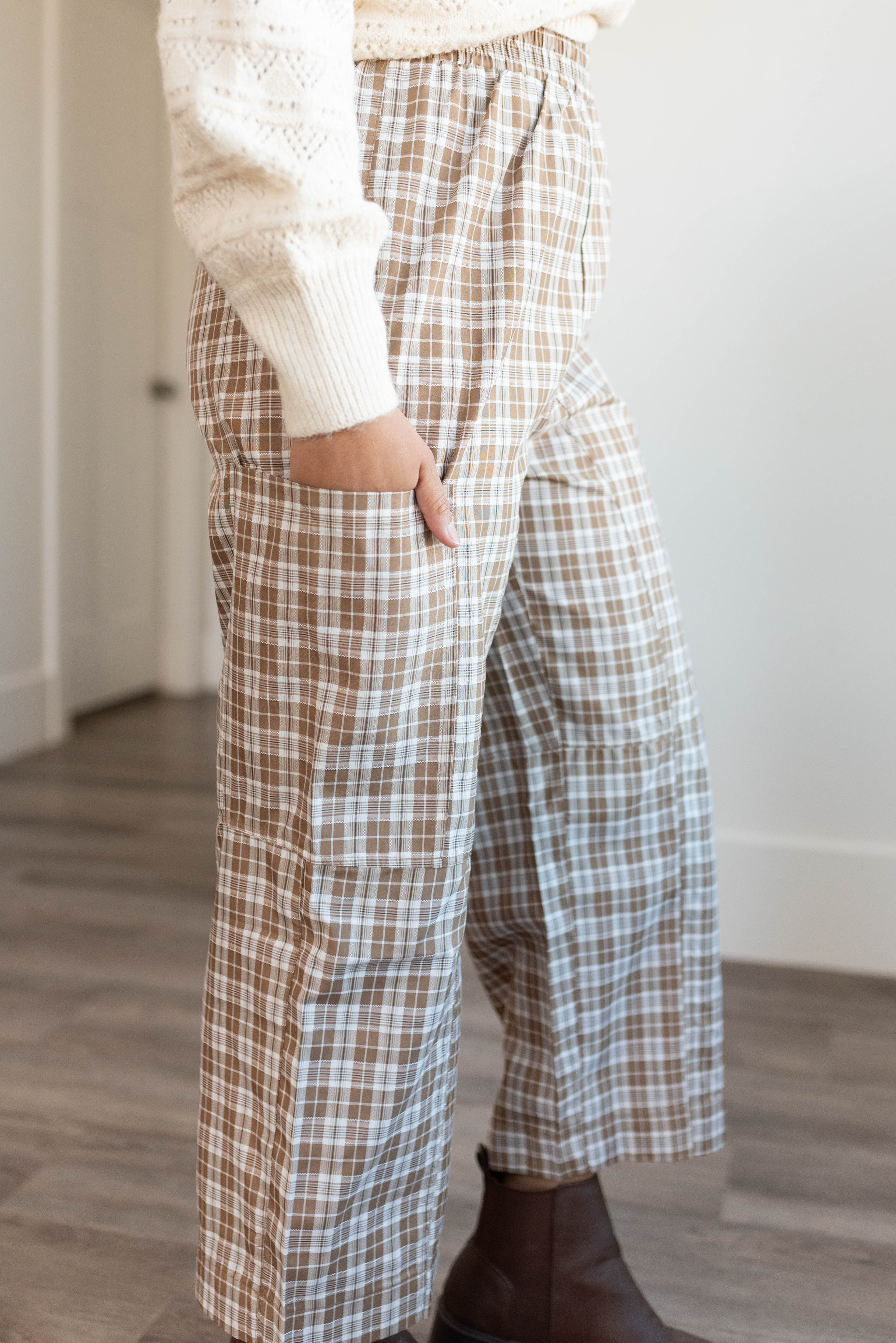 Ariana Coffee Plaid Pants