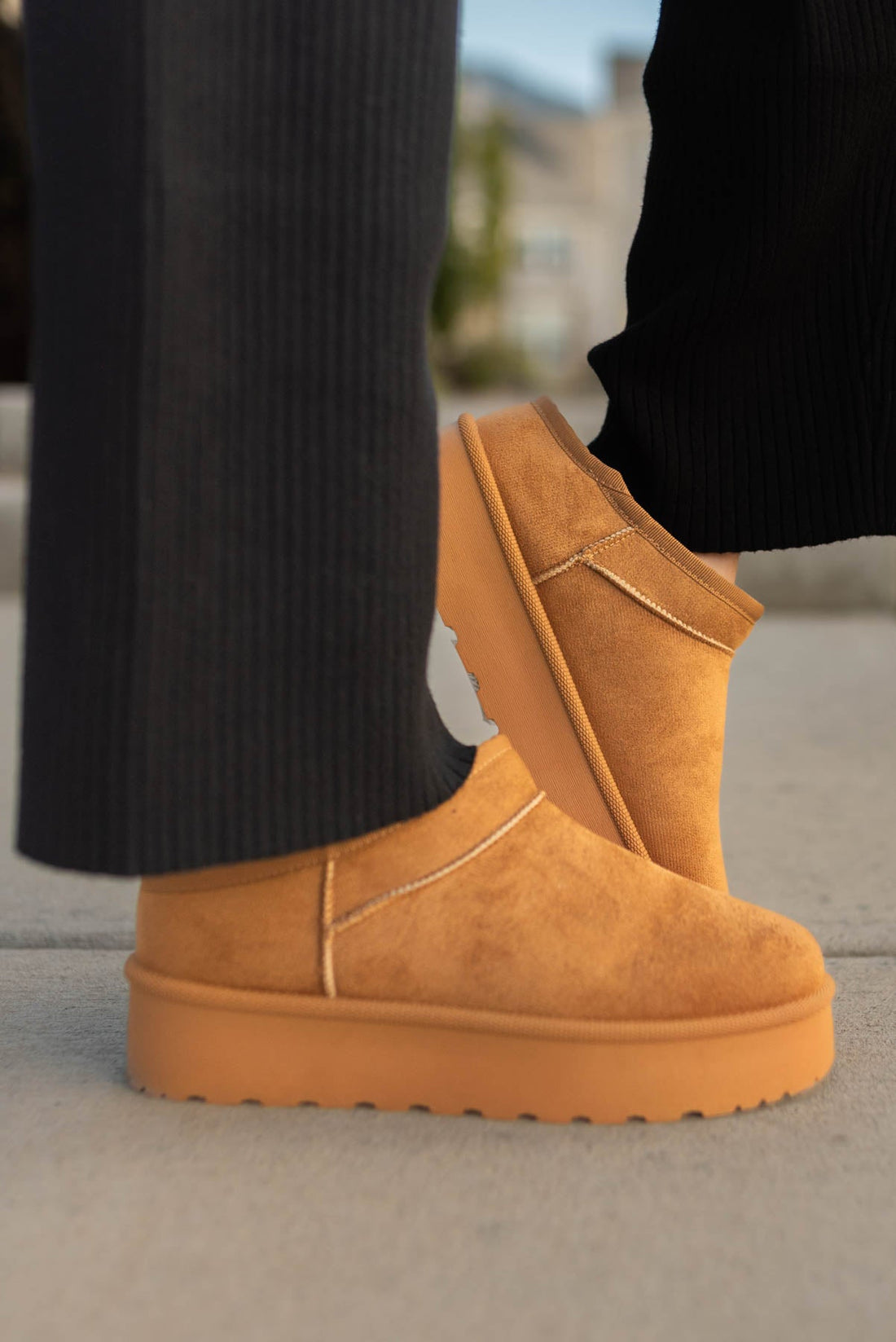 Brisa Tan Boots