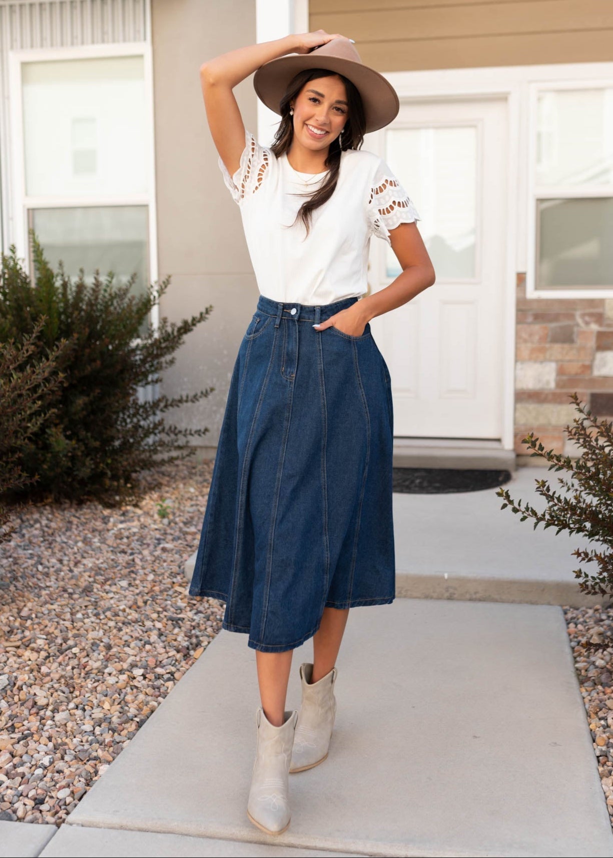 Clara White Scallop Sleeve Top