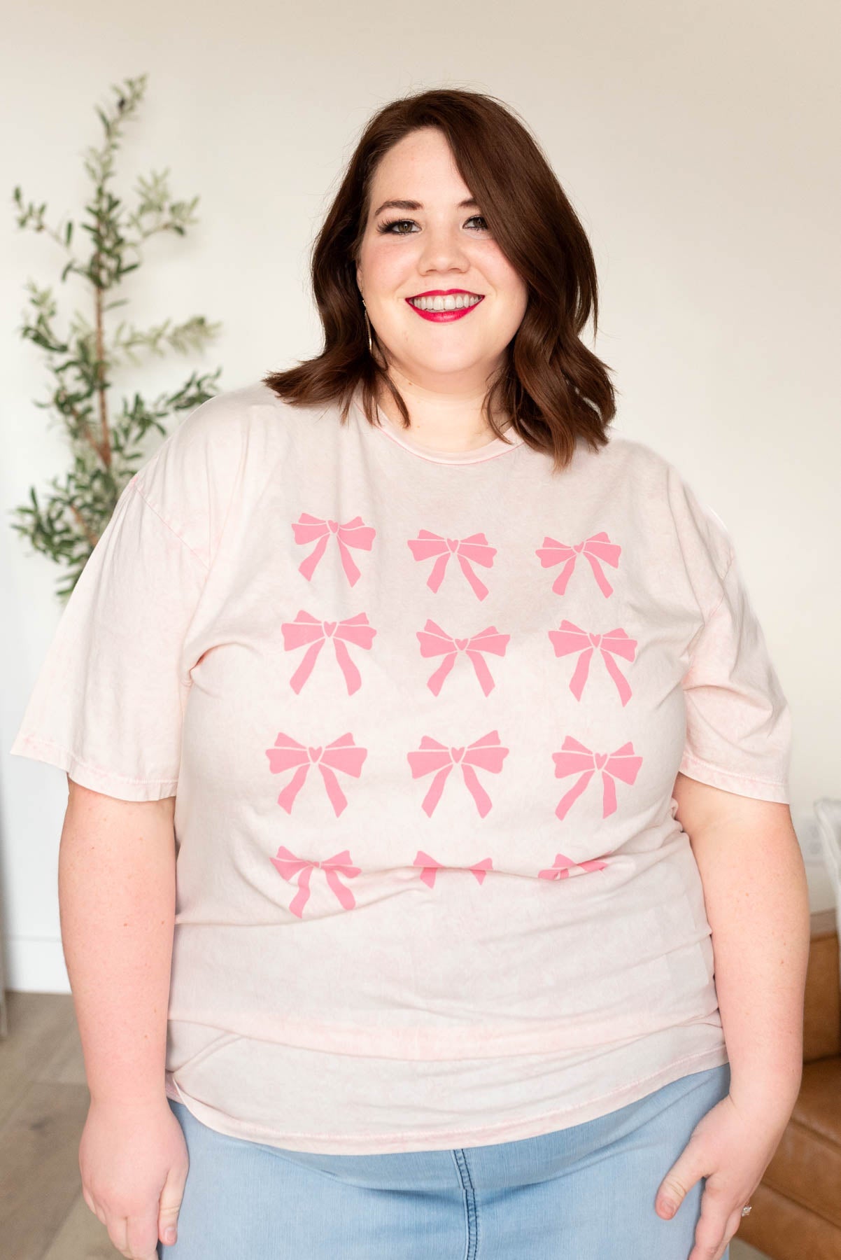 Eveline Light Pink Ribbons Graphic Tee