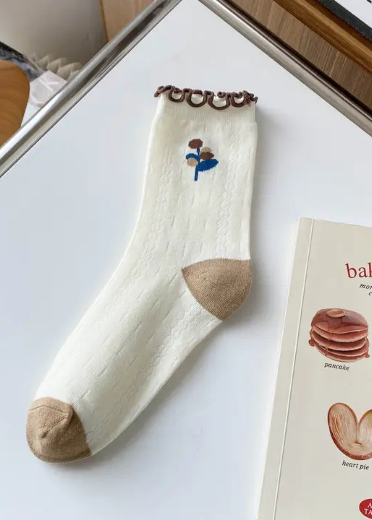 Evelyn Cream Floral Mid-Calf Socks