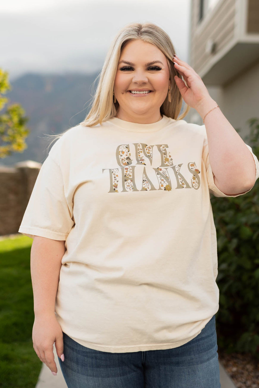 Give Thanks Cream T-shirt