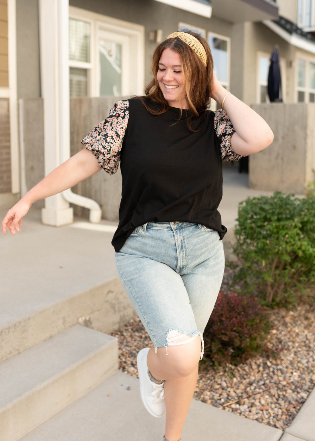 Haisley Black Daisy Print Top