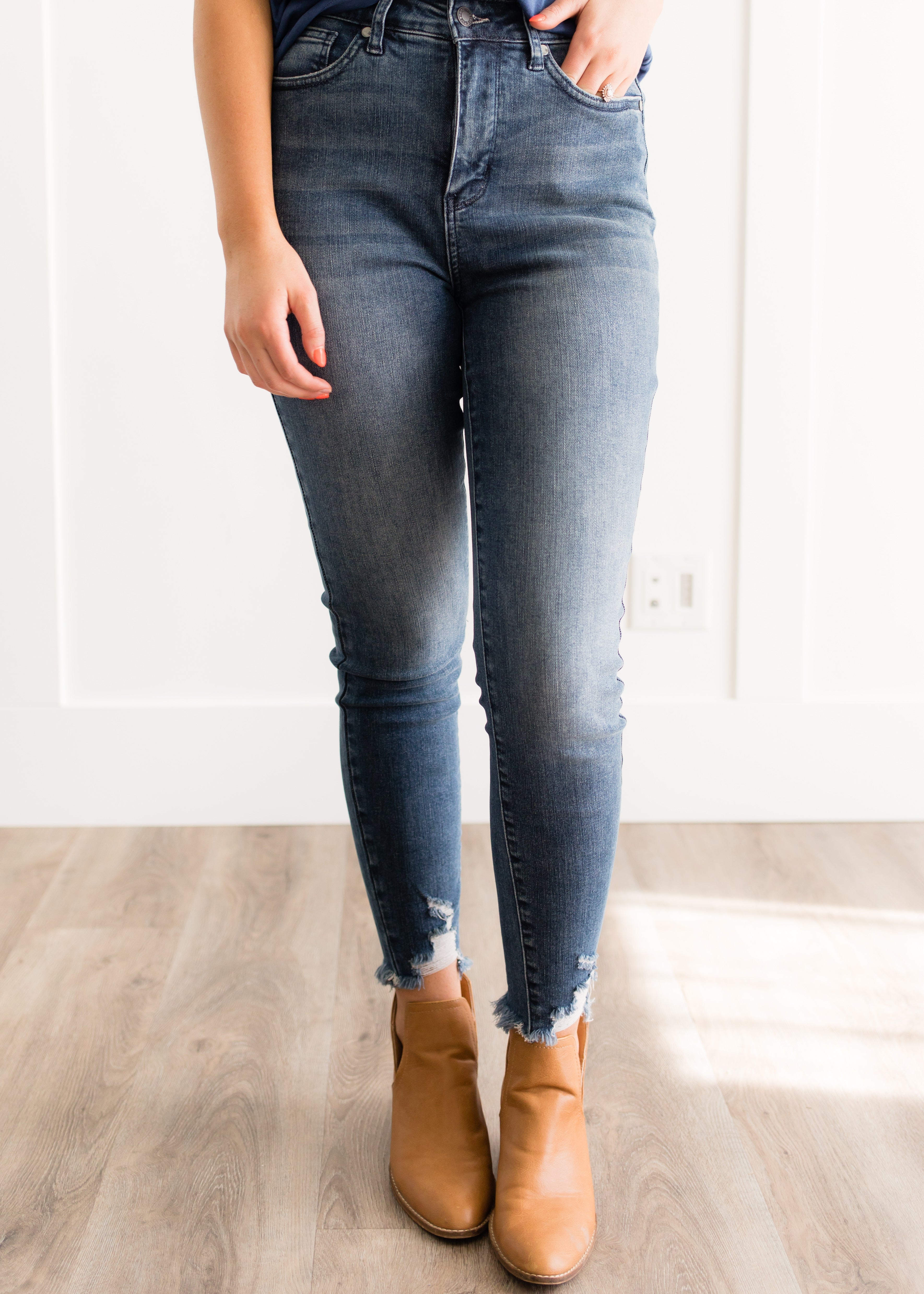 Lisa Medium Wash Jeans