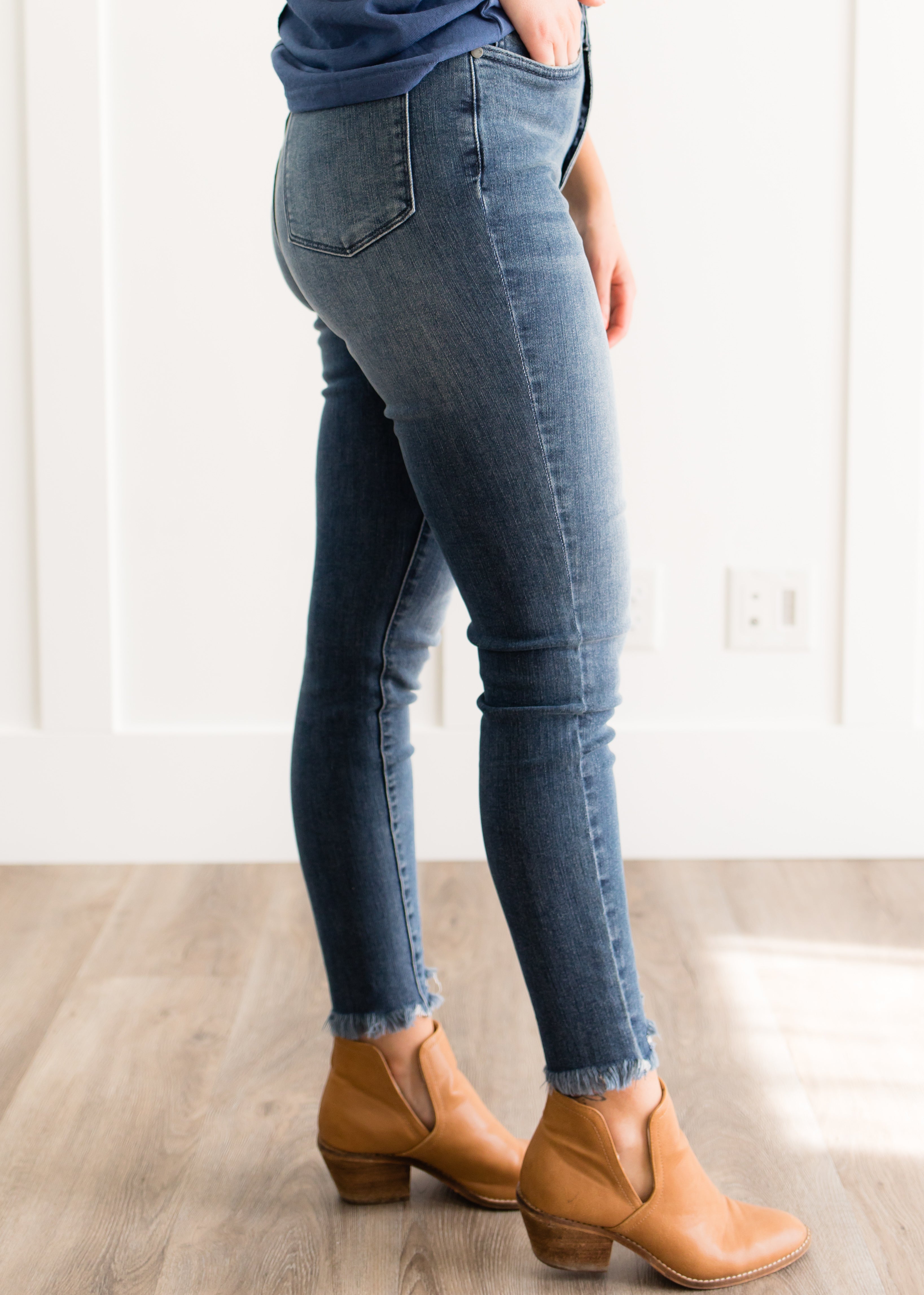 Lisa Medium Wash Jeans