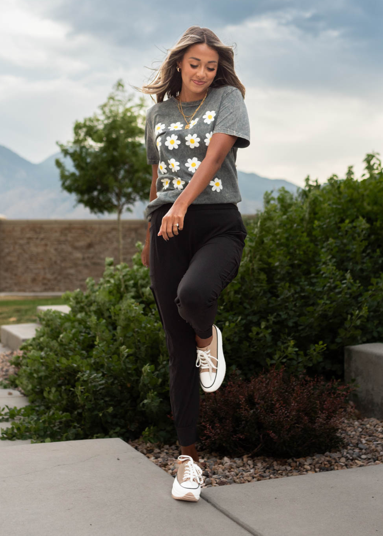 Maisy Stone Grey Tee