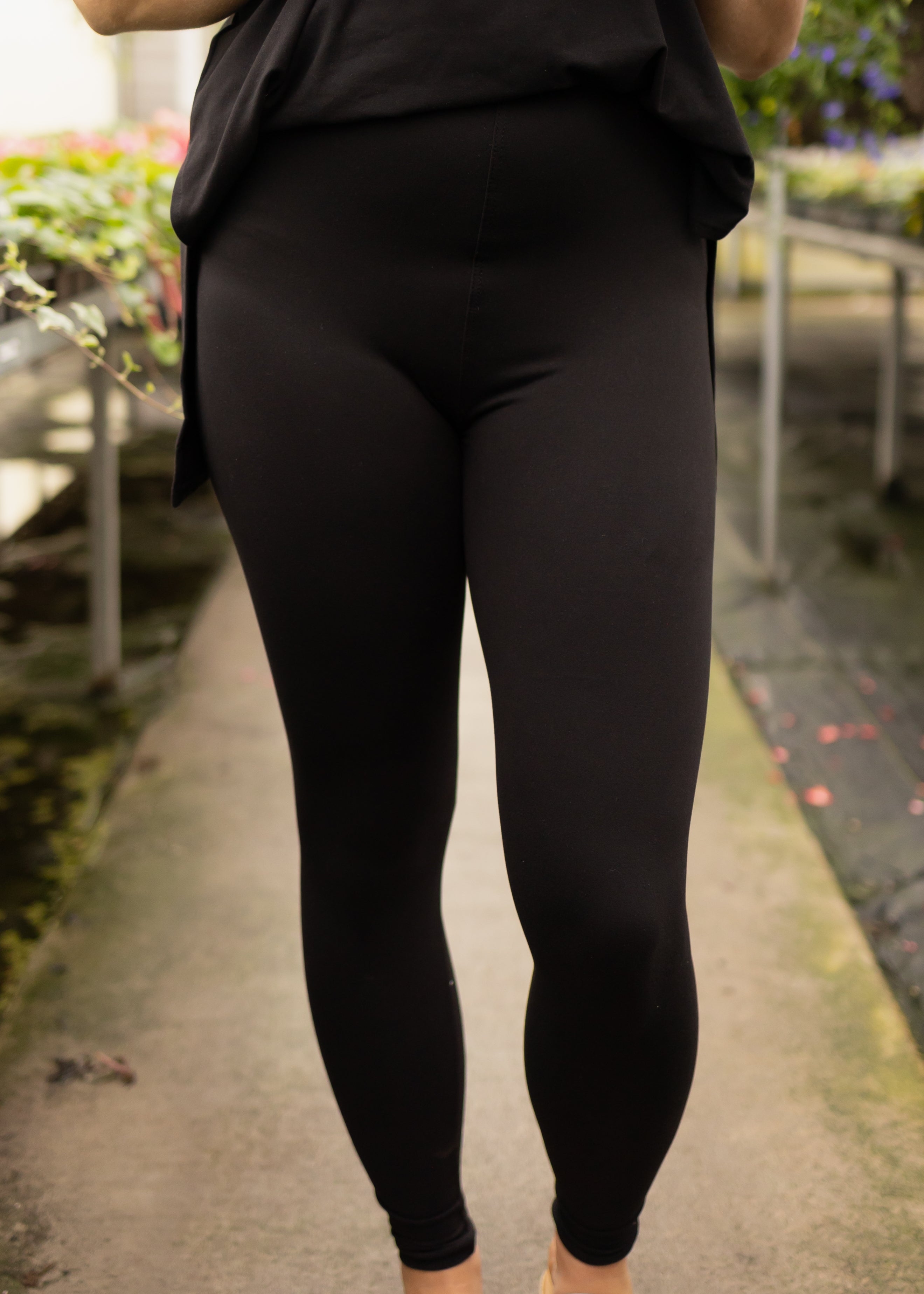 Neviah Black Set
