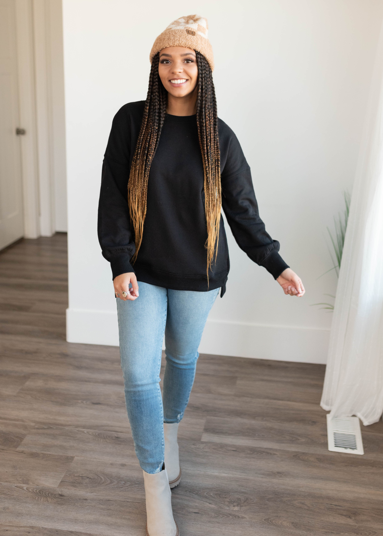 Rayna Black Pocketed Sweatshirt