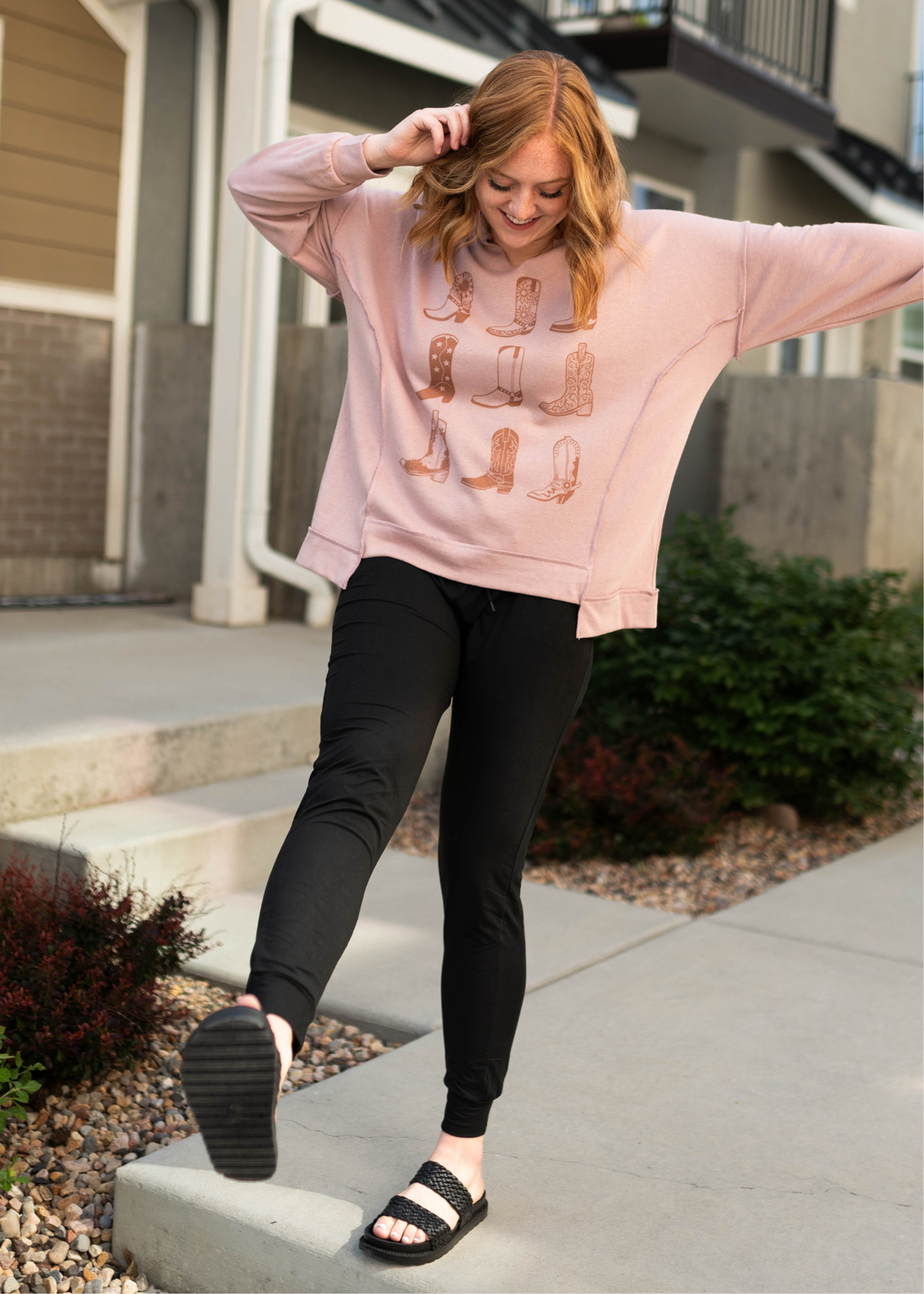 Shania Wood Rose Pullover