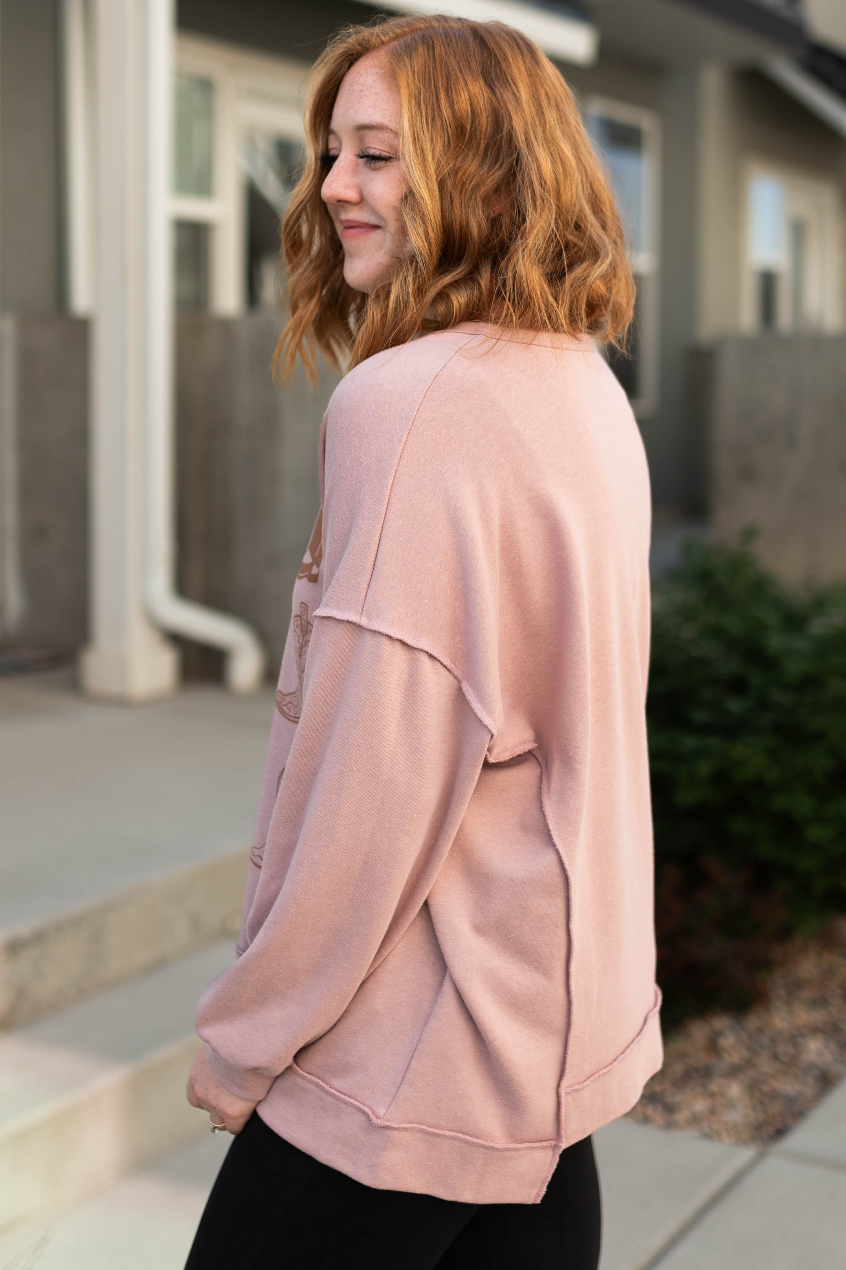 Shania Wood Rose Pullover