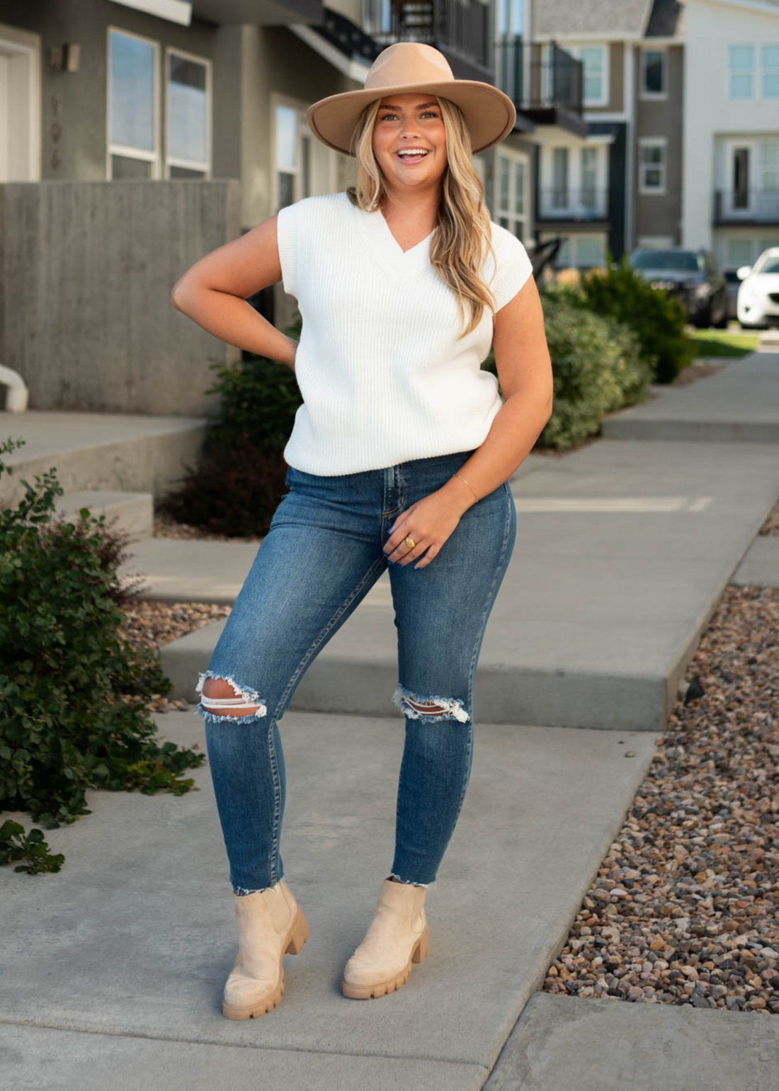 Viva White Sweater Vest