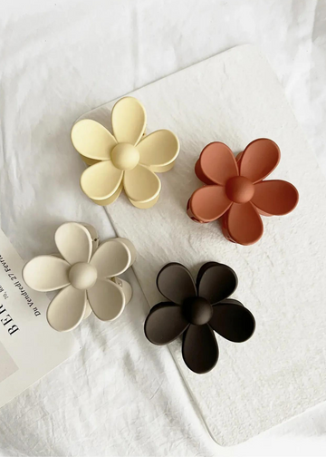 Ava 4 Flower Hair Clip Box